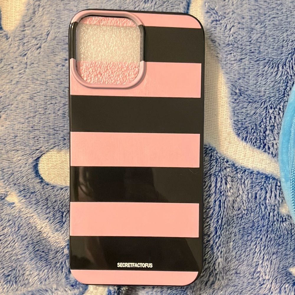 Victoria’s Secret knock off iPhone 13 promax case